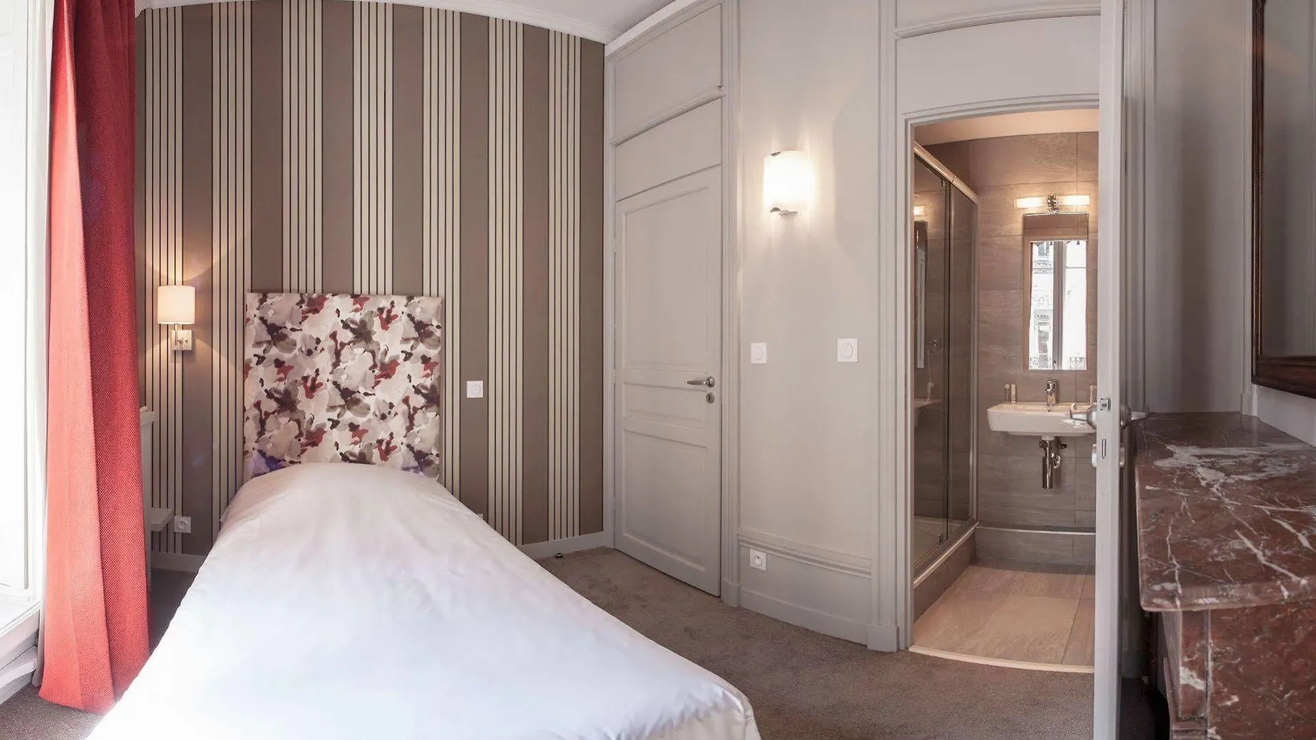 Hotel Vaubecour - Centre Lyon Ainay - Perrache 2*,  France