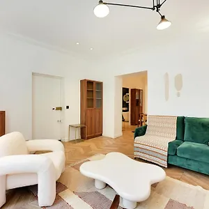 https://cmg-le-bon-march-svres-g.fr-paris.fr