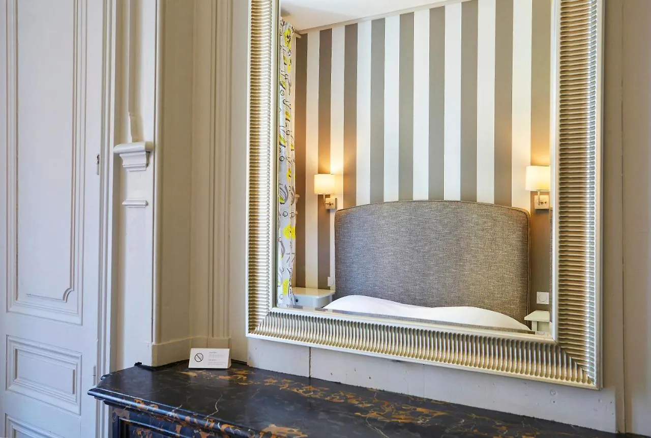 Hotel Vaubecour - Centre Lyon Ainay - Perrache 2*,