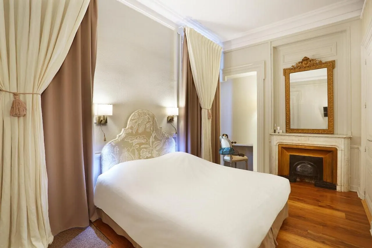 Hotel Vaubecour - Centre Lyon Ainay - Perrache 2*,  France