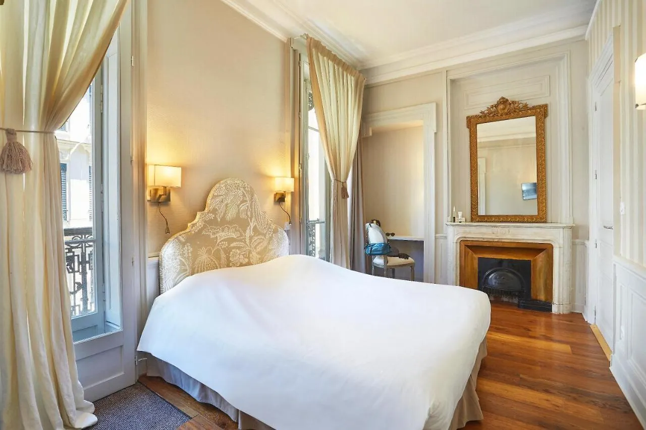 Hotel Vaubecour - Centre Lyon Ainay - Perrache 2*,  France