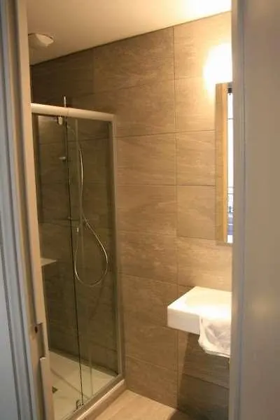 **  Hotel Vaubecour - Centre Lyon Ainay - Perrache France