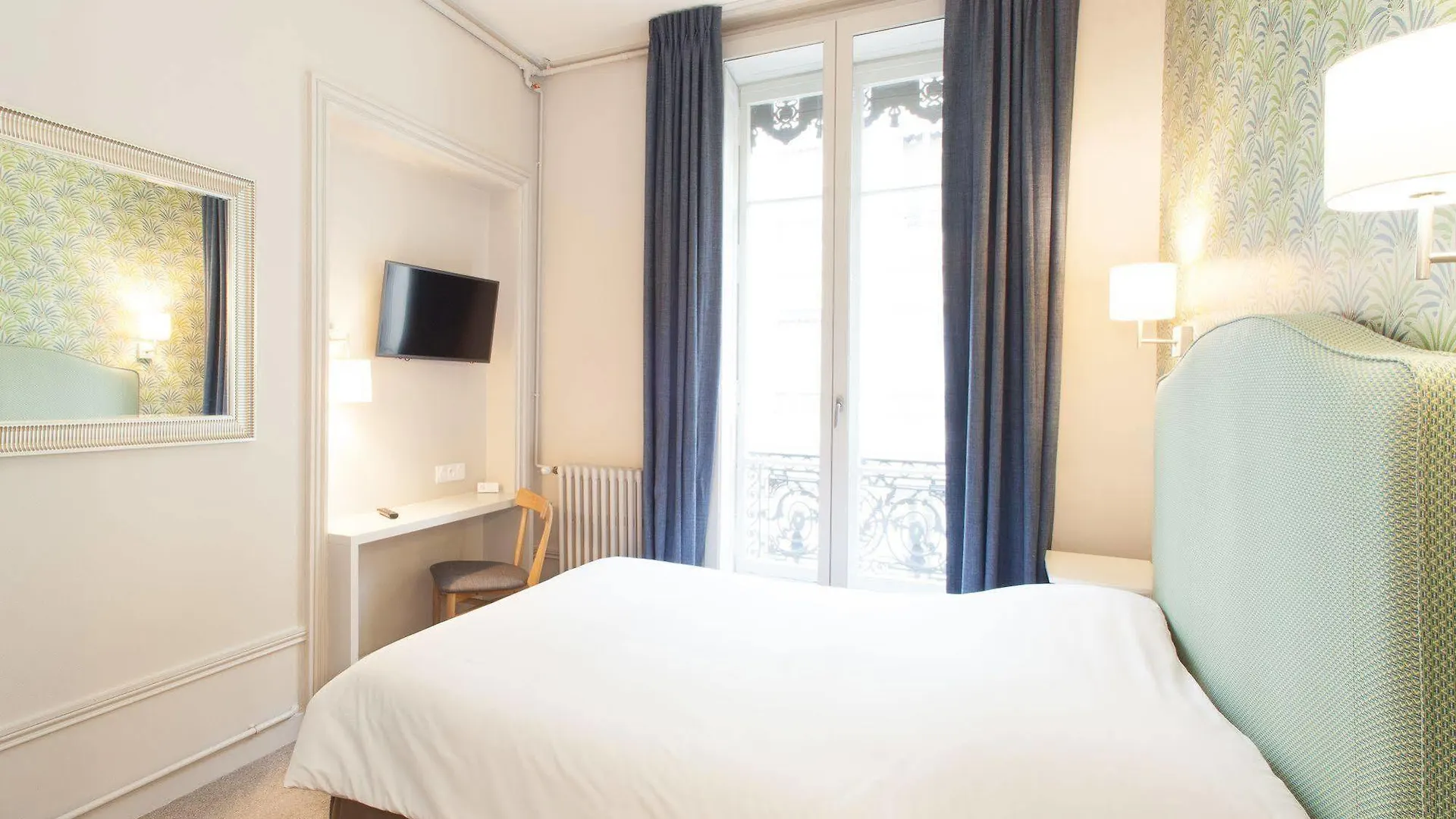 Hotel Vaubecour - Centre Lyon Ainay - Perrache 2*,  France